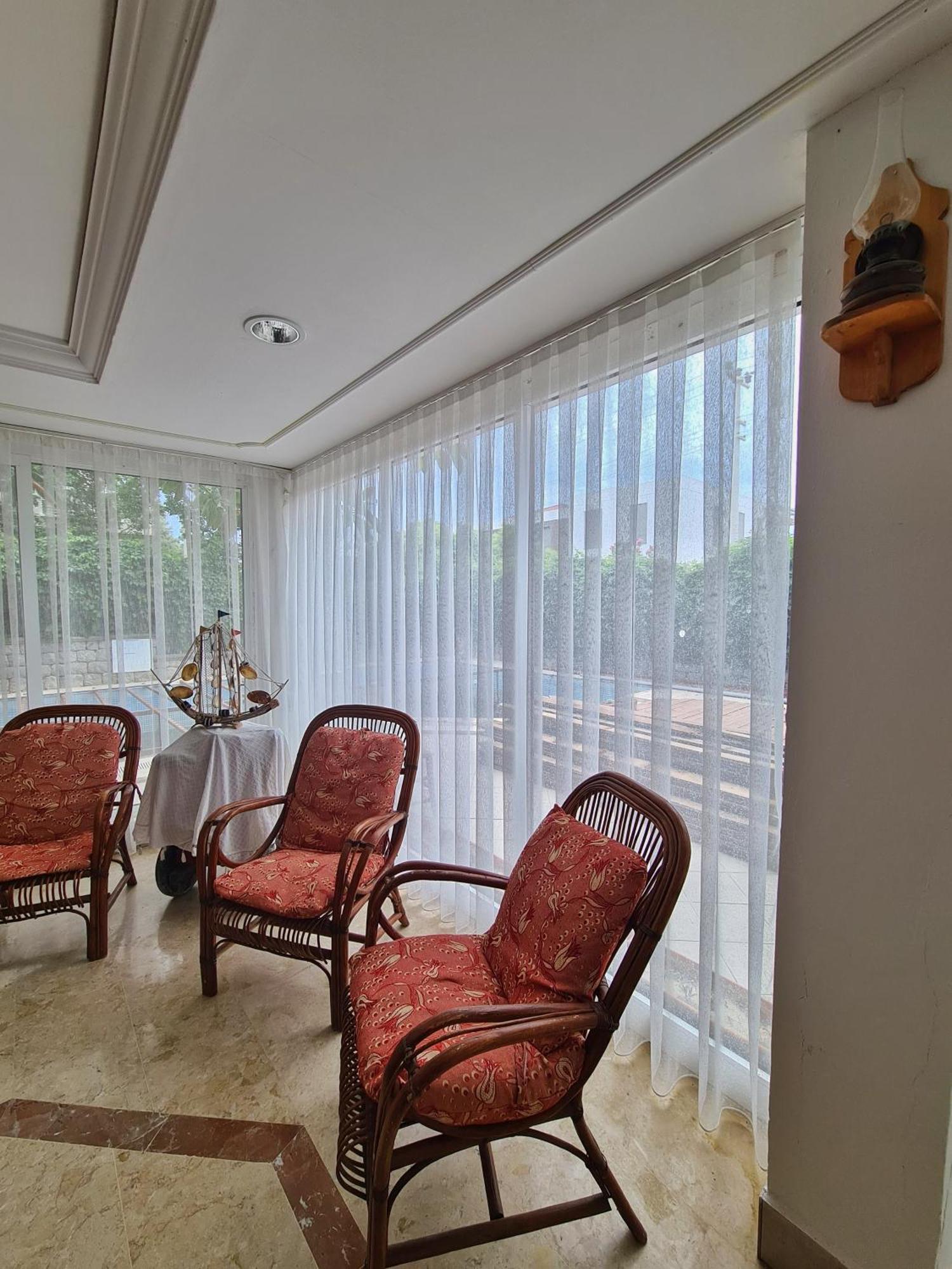 Fora Apart Otel Чесме Екстериор снимка
