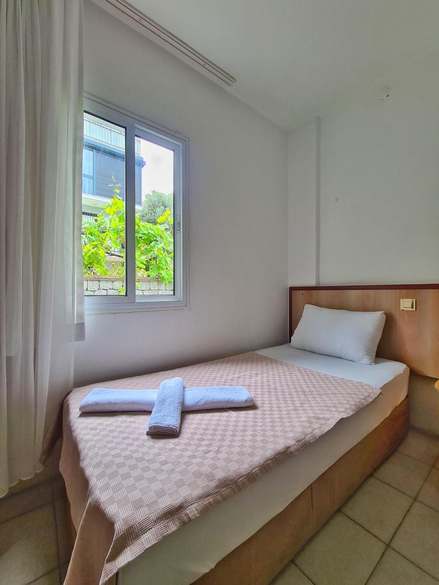 Fora Apart Otel Чесме Екстериор снимка