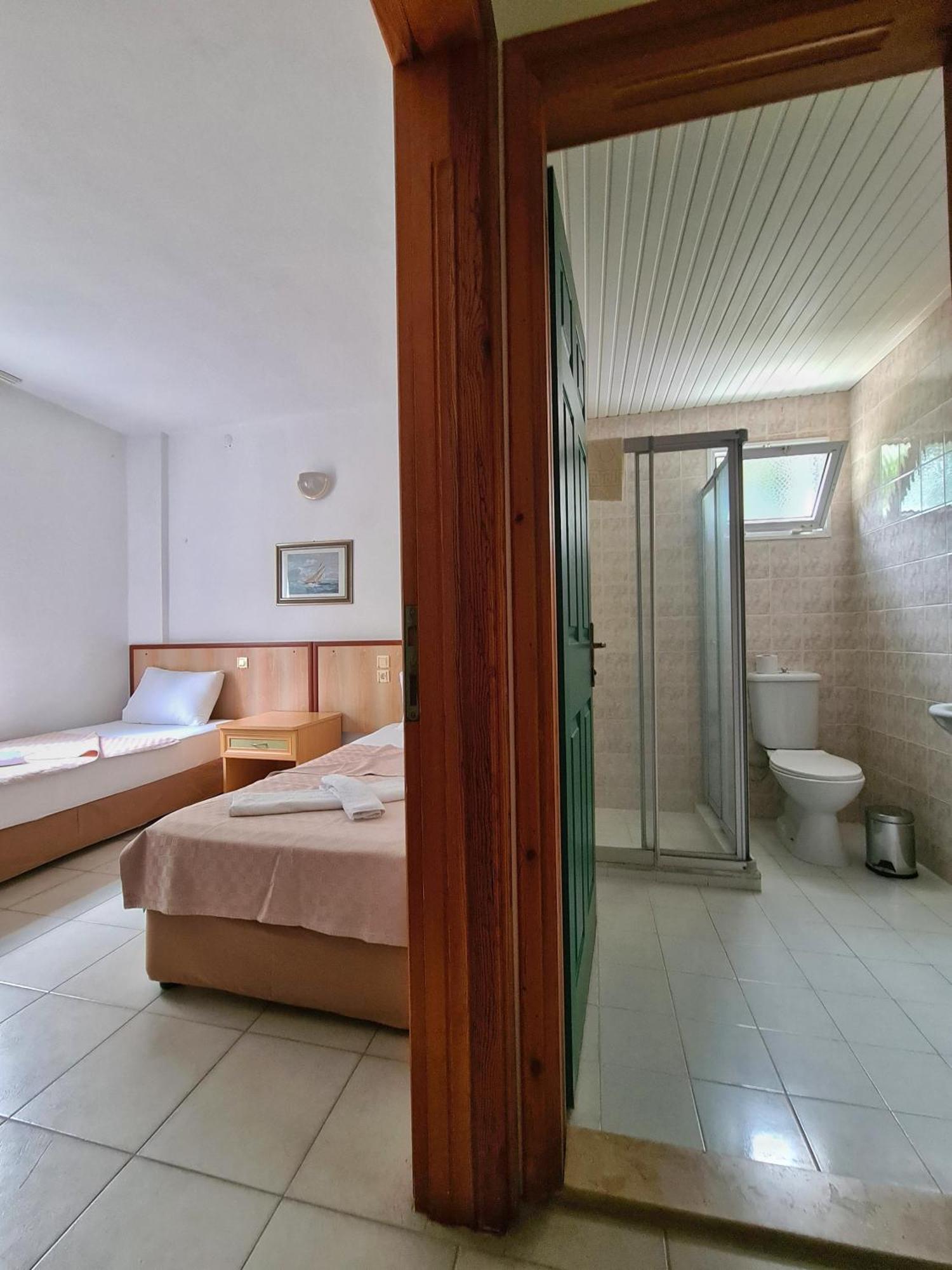 Fora Apart Otel Чесме Екстериор снимка