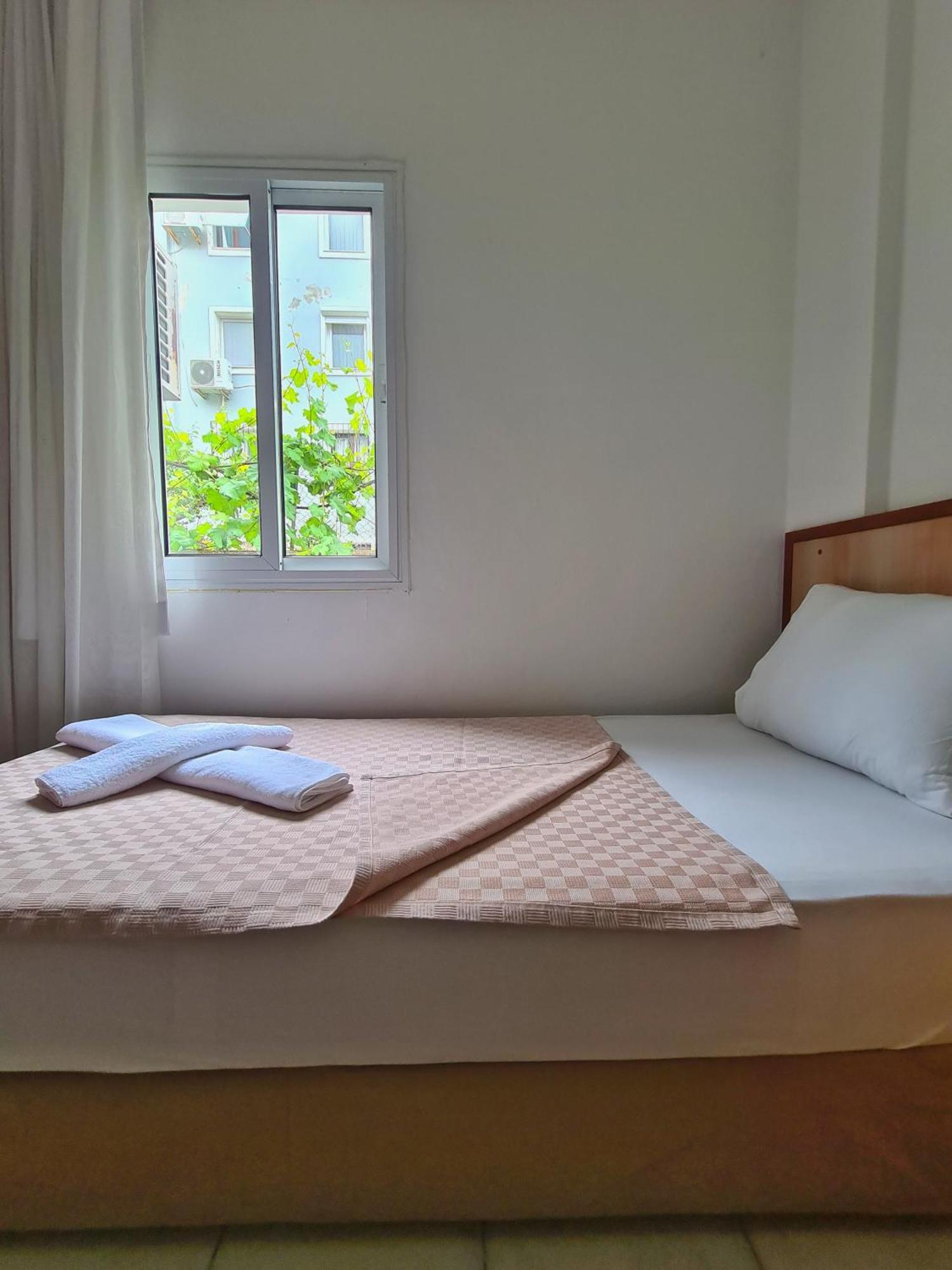 Fora Apart Otel Чесме Екстериор снимка