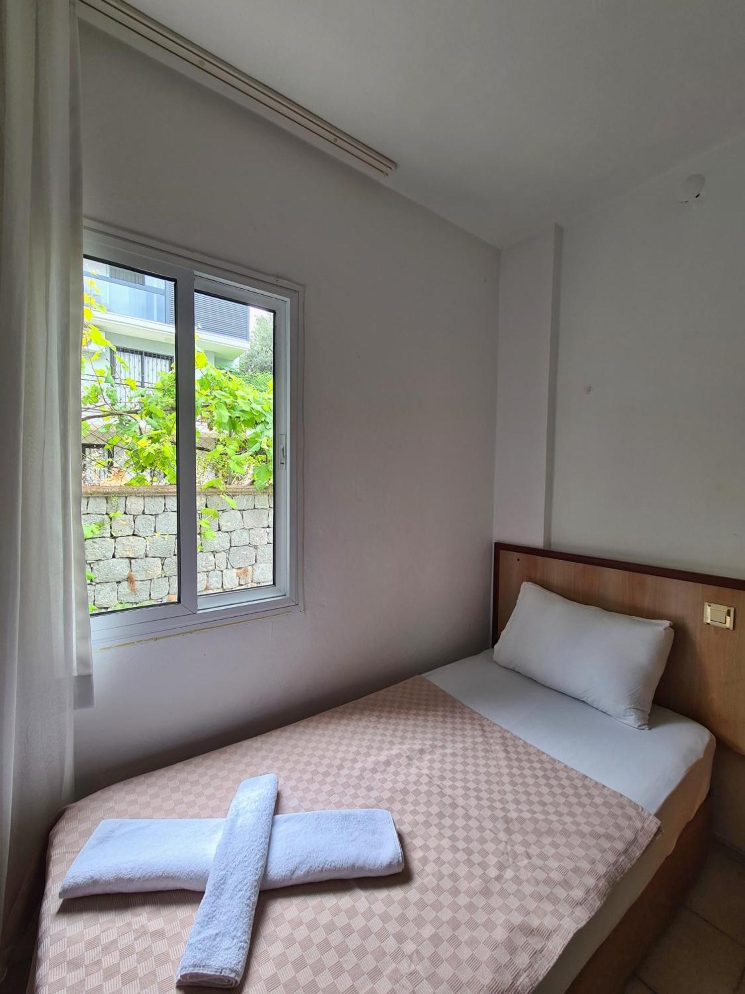 Fora Apart Otel Чесме Екстериор снимка