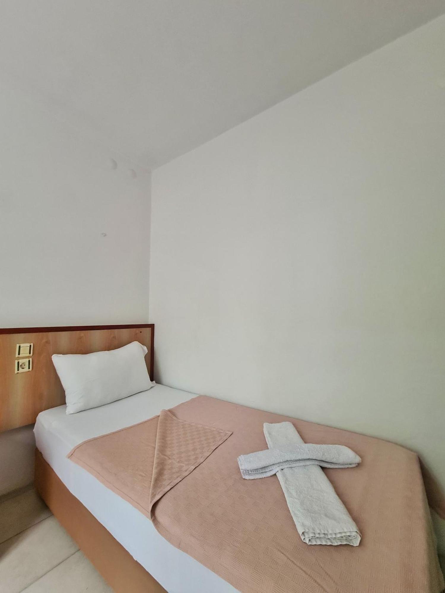 Fora Apart Otel Чесме Екстериор снимка