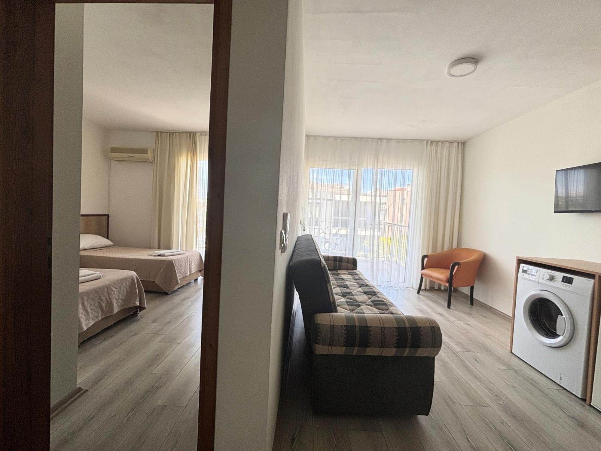 Fora Apart Otel Чесме Екстериор снимка